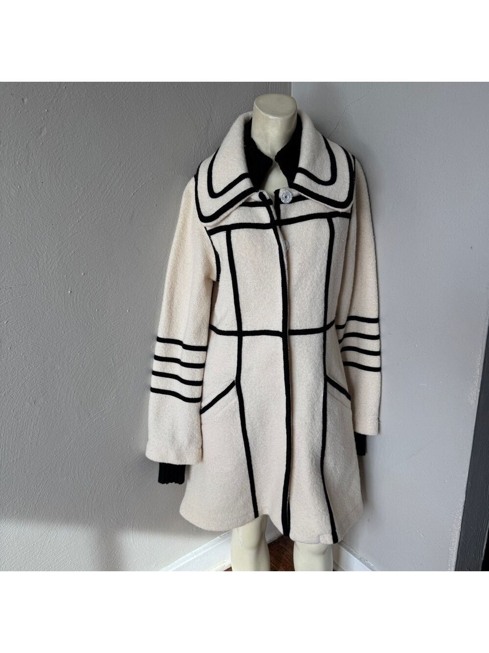 Alice & Olivia wool dress coat, white with black trim, size small